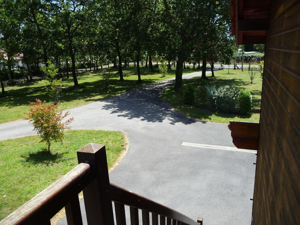 Sainte-Eulalie-en-BornLa Grange Du Born住宿加早餐旅馆 外观 照片